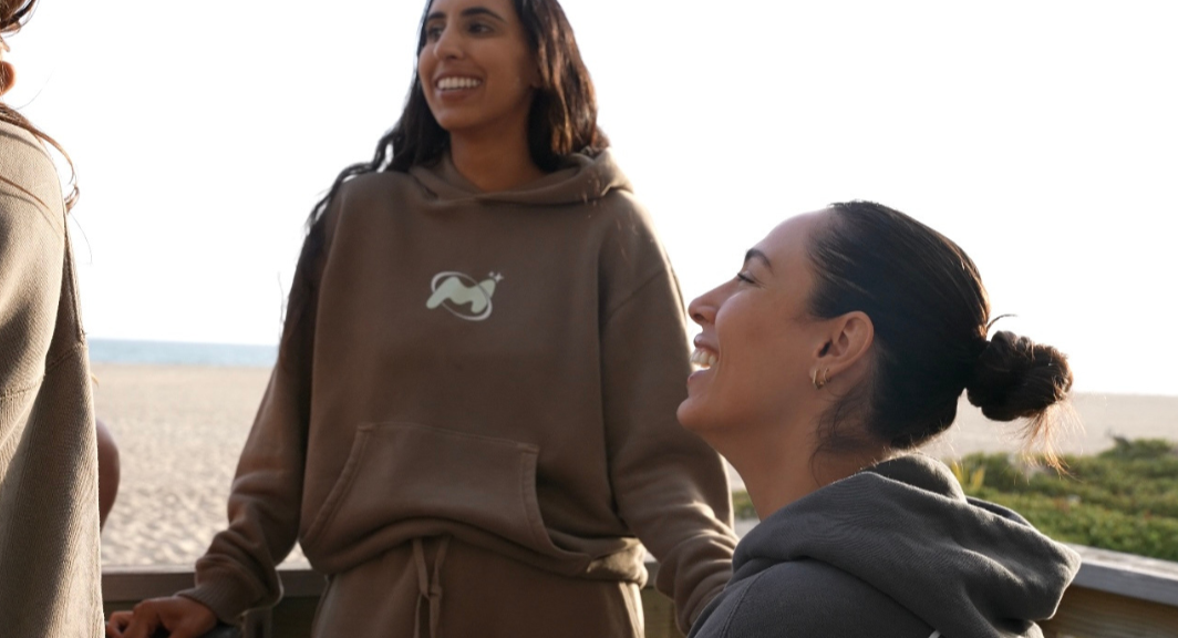MEAGA HOODIE